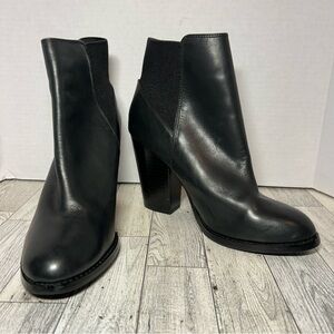 Aldo black heeled ankle boots size 8.5